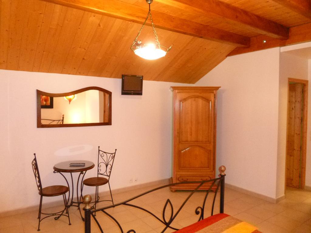 Ferme Auberge Du Bessard 알레바르드 외부 사진